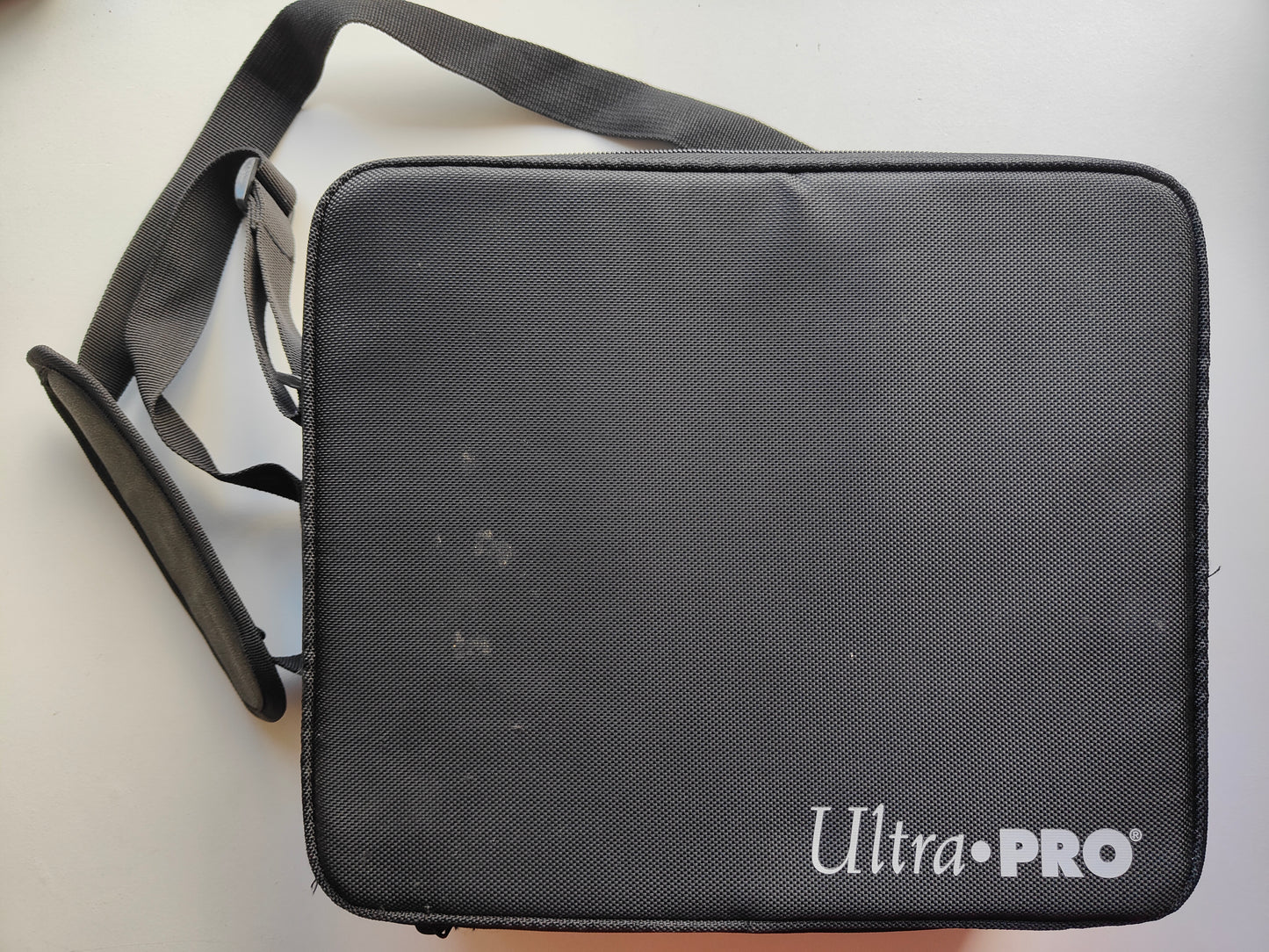 Ultra Pro Deluxe Gaming Case